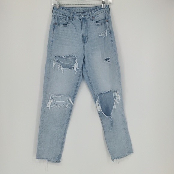 American Eagle Outfitters Denim - American Eagle Women's Mom Jean Size 2 Regular Light Wash Distressed Straight